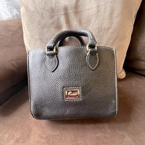 Dooney & Bourke handbag ( lightly worn)….